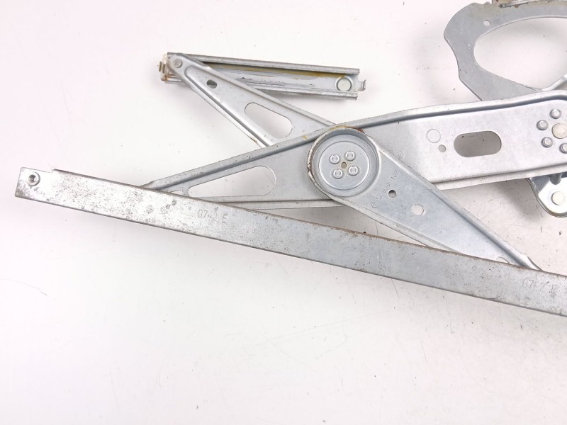 Recambio de elevalunas delantero derecho para renault scénic iii (jz0/1_) 1.5 dci referencia OEM IAM 807302741R  