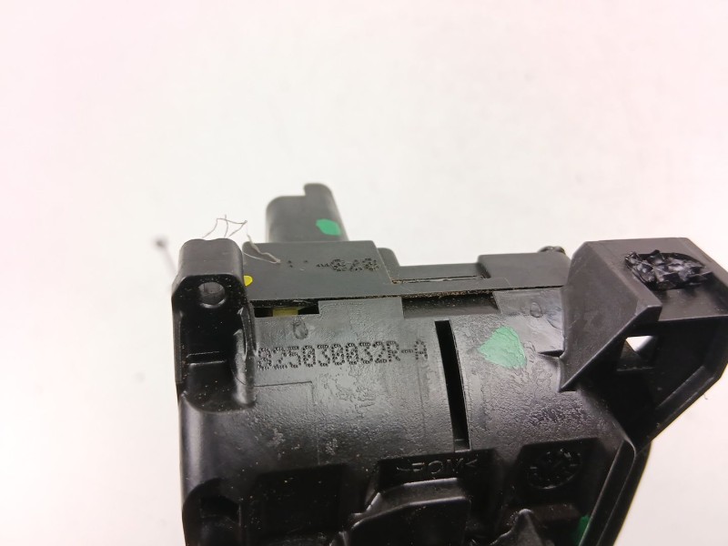 Recambio de cerradura puerta trasera izquierda para renault scénic iii (jz0/1_) 1.5 dci referencia OEM IAM 825030032R  