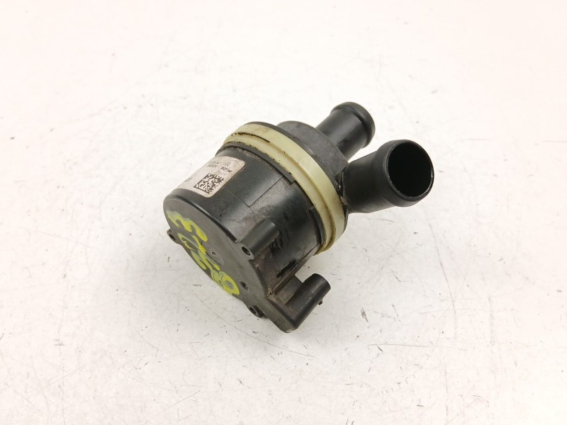 Recambio de bomba agua para opel astra j (p10) 1.3 cdti (68) referencia OEM IAM 13326015  
