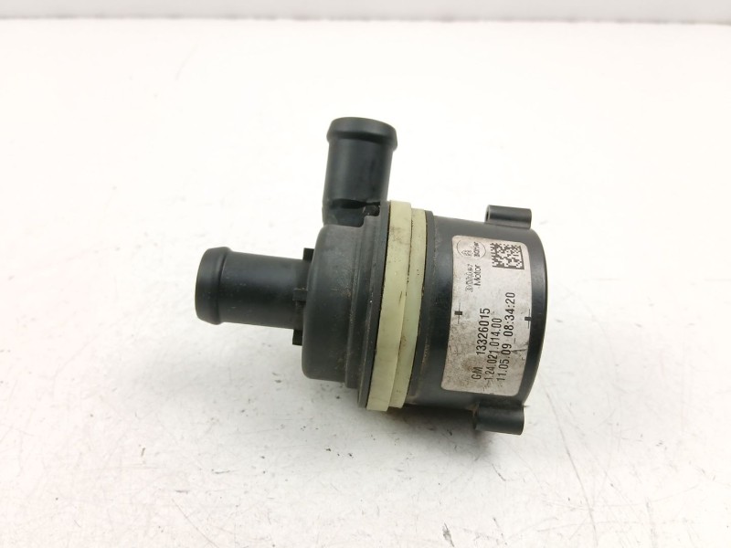 Recambio de bomba agua para opel astra j (p10) 1.3 cdti (68) referencia OEM IAM 13326015  