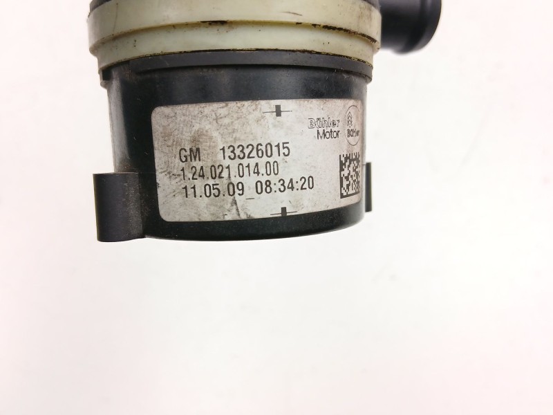 Recambio de bomba agua para opel astra j (p10) 1.3 cdti (68) referencia OEM IAM 13326015  