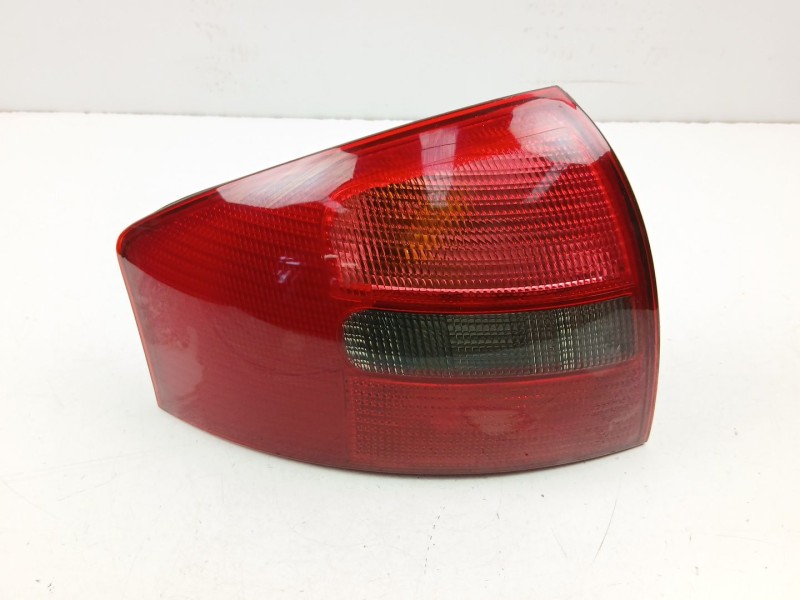 Recambio de piloto trasero izquierdo para audi a6 c5 (4b2, 4b4) 2.4 referencia OEM IAM 4B5945095B   Recambio de piloto trasero izquierdo para audi a6 c5 (4b2, 4b4) 2.4 referencia OEM IAM 4B5945095B