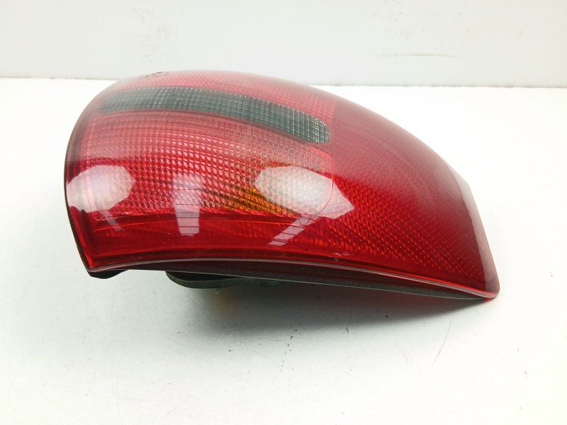 Recambio de piloto trasero izquierdo para audi a6 c5 (4b2, 4b4) 2.4 referencia OEM IAM 4B5945095B   Recambio de piloto trasero izquierdo para audi a6 c5 (4b2, 4b4) 2.4 referencia OEM IAM 4B5945095B