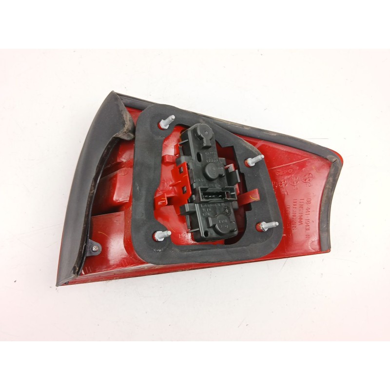 Recambio de piloto trasero izquierdo para audi a6 c5 (4b2, 4b4) 2.4 referencia OEM IAM 4B5945095B   Recambio de piloto trasero izquierdo para audi a6 c5 (4b2, 4b4) 2.4 referencia OEM IAM 4B5945095B