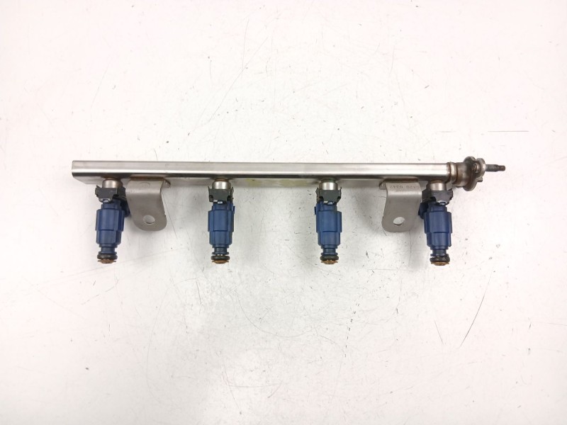 Recambio de inyectores juego para kia cee´d hatchback (ed) 1.4 cvvt referencia OEM IAM 353102B000  