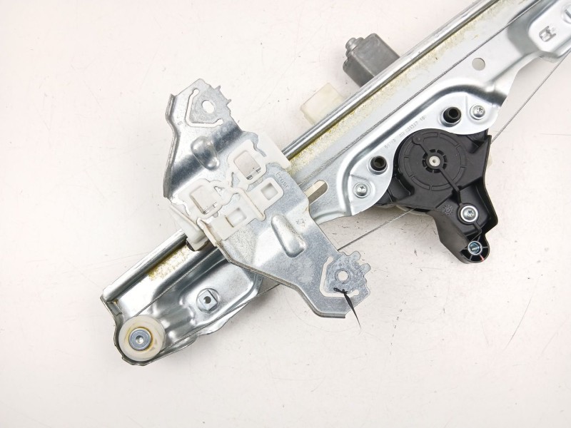 Recambio de elevalunas trasero derecho para nissan qashqai ii (j11, j11_) 1.2 dig-t referencia OEM IAM 82700HV00C  