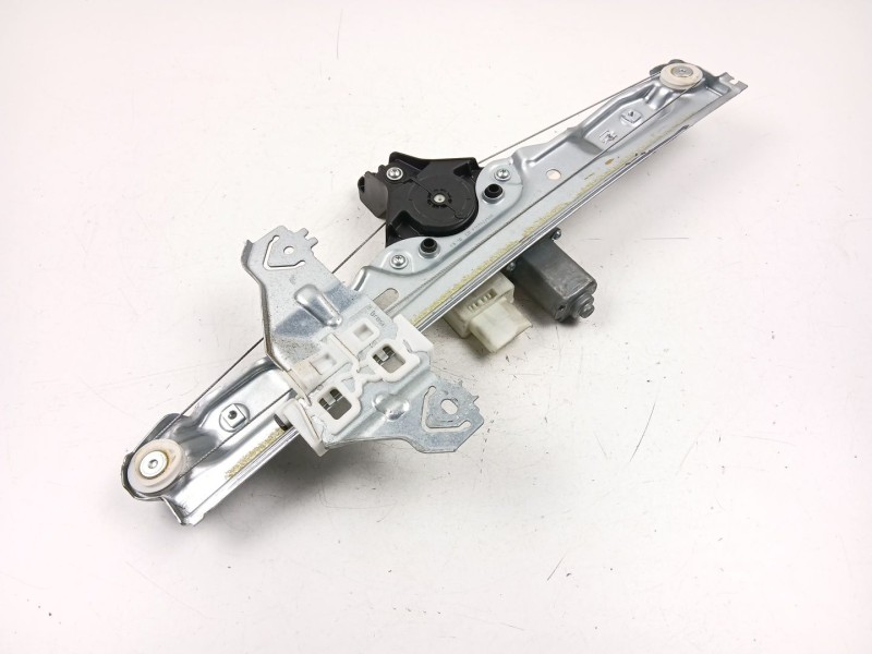 Recambio de elevalunas trasero izquierdo para nissan qashqai ii (j11, j11_) 1.2 dig-t referencia OEM IAM 82701HV00C  