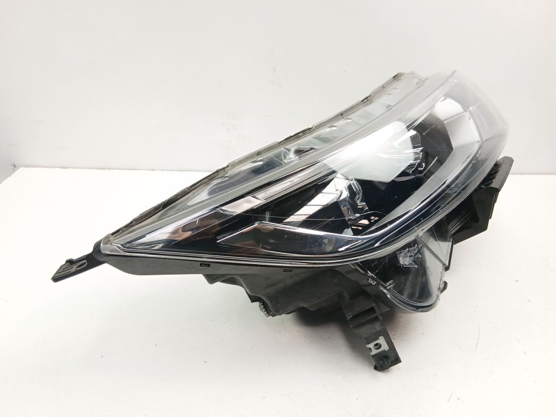 Recambio de faro derecho para nissan qashqai ii (j11, j11_) 1.2 dig-t referencia OEM IAM 26010HV05B  