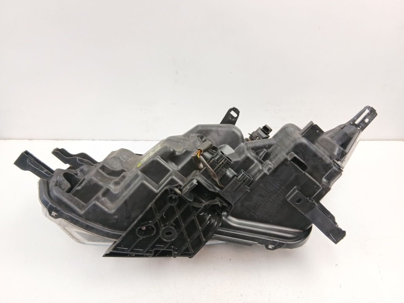Recambio de faro derecho para nissan qashqai ii (j11, j11_) 1.2 dig-t referencia OEM IAM 26010HV05B  