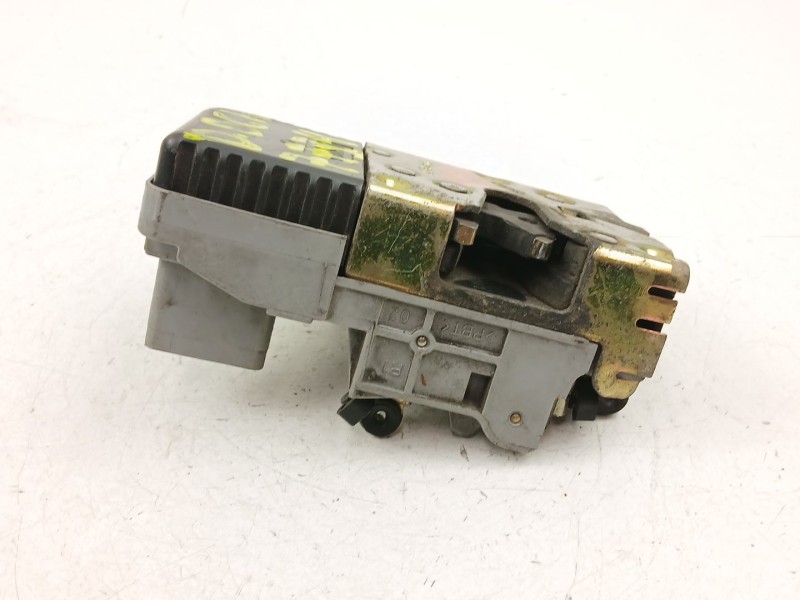 Recambio de cerradura puerta delantera derecha para peugeot 206 berlina xt referencia OEM IAM 9136J1  