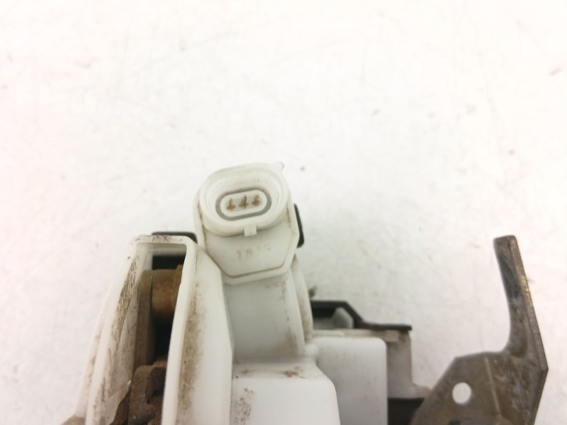 Recambio de cerradura puerta delantera izquierda para volkswagen polo (6n2) 1.4 referencia OEM IAM 6N1837015D  