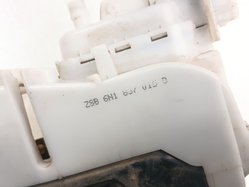 Recambio de cerradura puerta delantera izquierda para volkswagen polo (6n2) 1.4 referencia OEM IAM 6N1837015D  