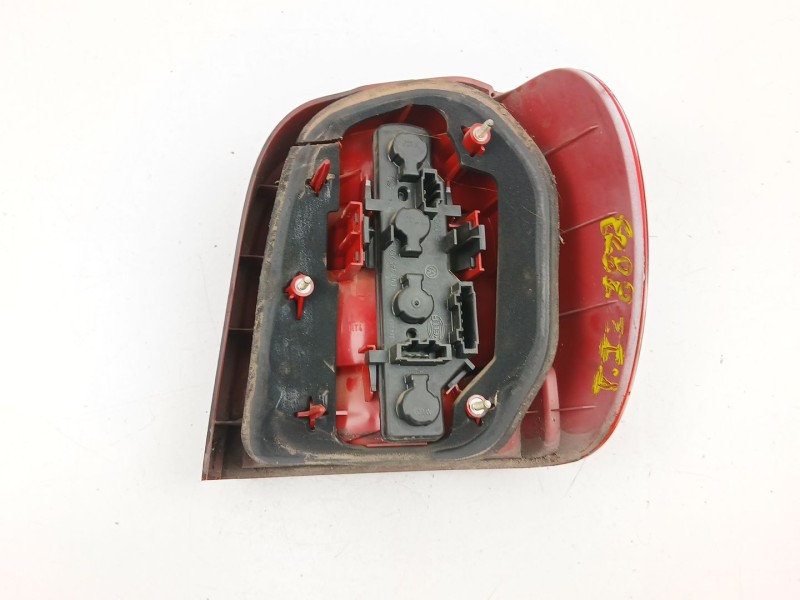 Recambio de piloto trasero izquierdo para volkswagen polo (6n2) 1.4 referencia OEM IAM 6N0945095H  