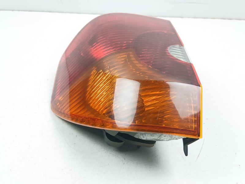 Recambio de piloto trasero derecho para bmw x3 (e83) 2.0 d referencia OEM IAM 63216990158  