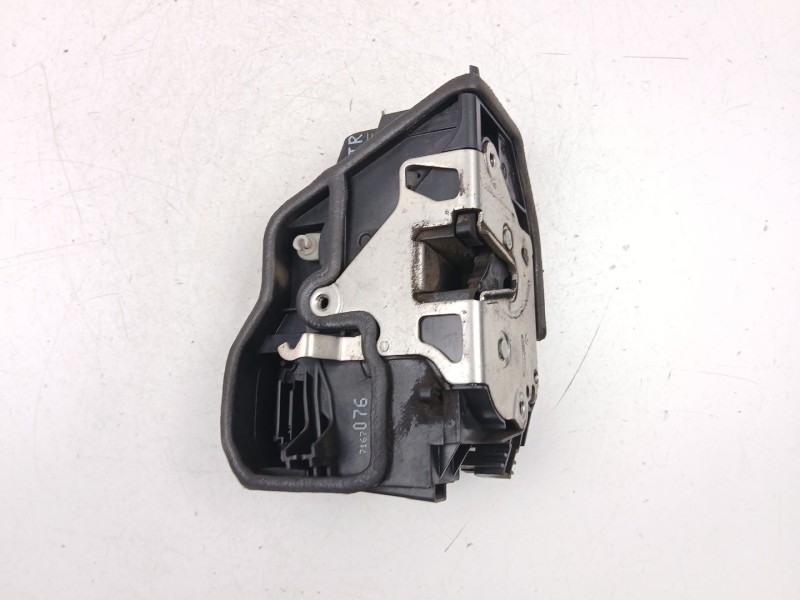 Recambio de cerradura puerta trasera derecha para bmw x3 (e83) 2.0 d referencia OEM IAM 7167076  