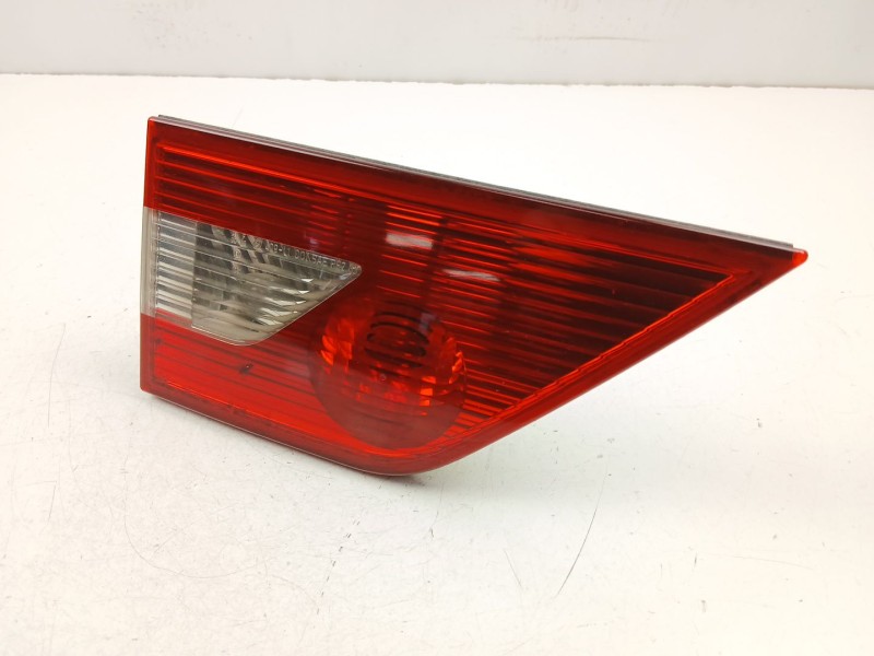 Recambio de piloto porton izquierdo para bmw x3 (e83) 2.0 d referencia OEM IAM 63213420203  