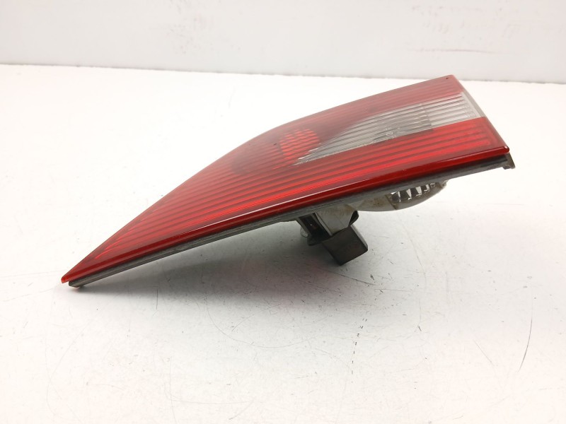 Recambio de piloto porton izquierdo para bmw x3 (e83) 2.0 d referencia OEM IAM 63213420203  