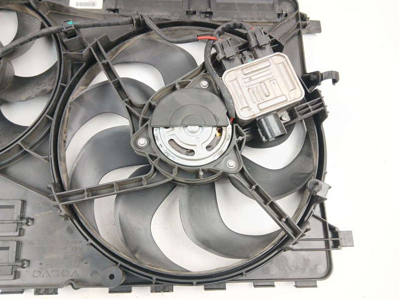 Recambio de electroventilador para volvo s60 ii (134) d4 referencia OEM IAM 31338823  