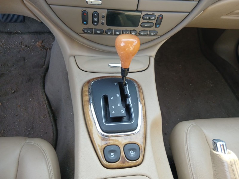 jaguar s-type ii (x200) del año 2001