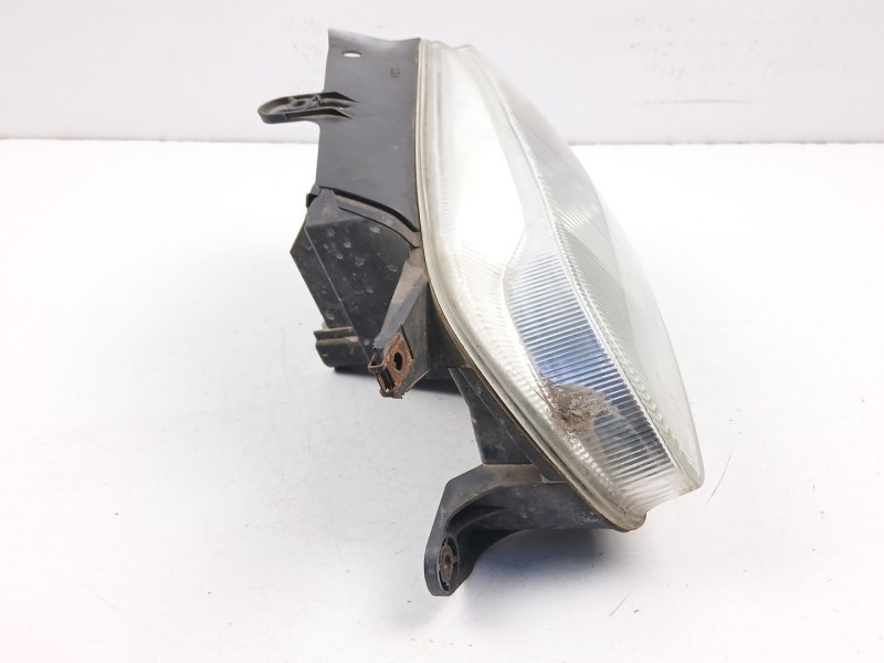 Recambio de faro izquierdo para peugeot partner caja/chasis (5_, g_) 1.9 d referencia OEM IAM 6204P8  