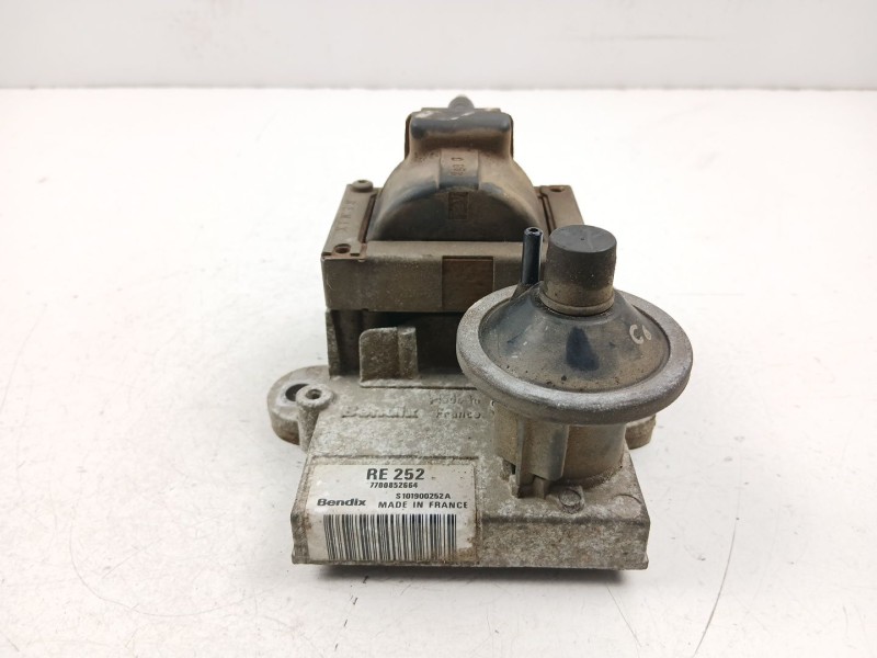 Recambio de bobina para renault 19 i chamade (l53_) 1.4 referencia OEM IAM 7700852664  S101900252A