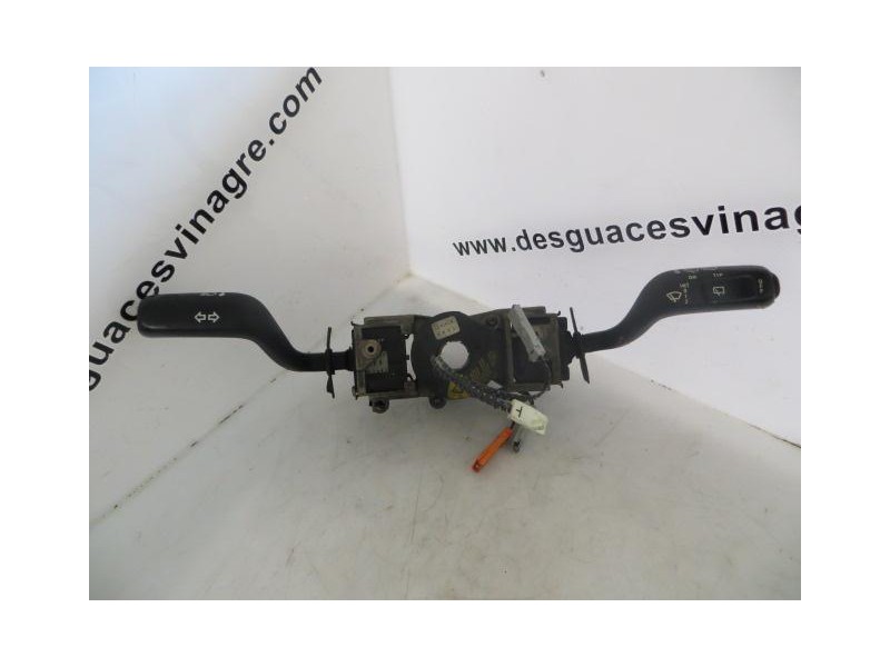 Recambio de mando luces y limpias : saab 900 : 2.3 g -b234-i (149,6cv) 5p [1993] para saab 900 2.3 g -b234-i referencia OEM IAM 