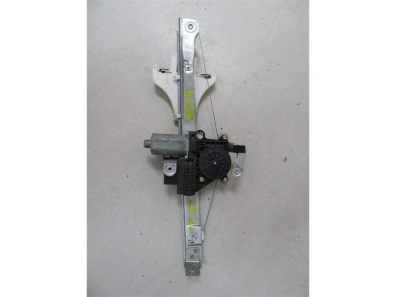 Recambio de elevalunas trasero izquierdo para ford mondeo iii sedán (b4y) 2.0 tdci referencia OEM IAM   