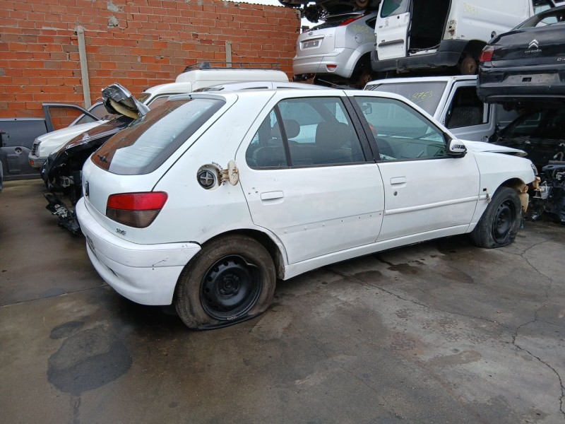 Recambio de carroceria para peugeot 306 hatchback (7a, 7c, n3, n5) 1.9 d referencia OEM IAM   