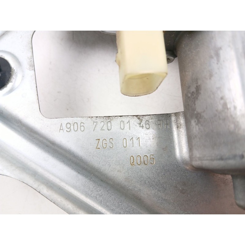 Recambio de elevalunas delantero derecho para volkswagen crafter 30-35 autobús (2e_) 2.5 tdi referencia OEM IAM A9067200146  