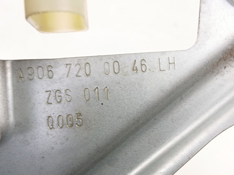 Recambio de elevalunas delantero izquierdo para volkswagen crafter 30-35 autobús (2e_) 2.5 tdi referencia OEM IAM A9067200046  