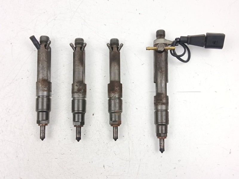 Recambio de inyectores juego para seat toledo ii (1m2) 1.9 tdi referencia OEM IAM 038130202A  038130202E