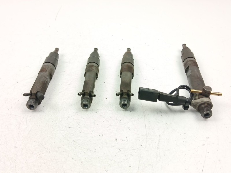 Recambio de inyectores juego para seat toledo ii (1m2) 1.9 tdi referencia OEM IAM 038130202A  038130202E