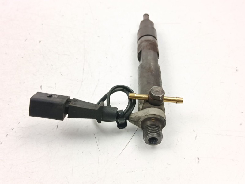 Recambio de inyectores juego para seat toledo ii (1m2) 1.9 tdi referencia OEM IAM 038130202A  038130202E