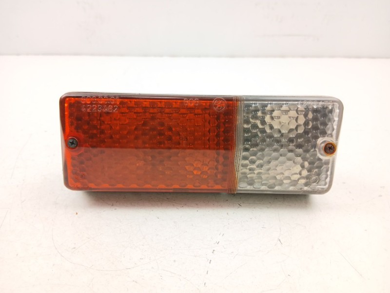 Recambio de piloto delantero derecho para lada niva 1.6 g referencia OEM IAM 21033712070  