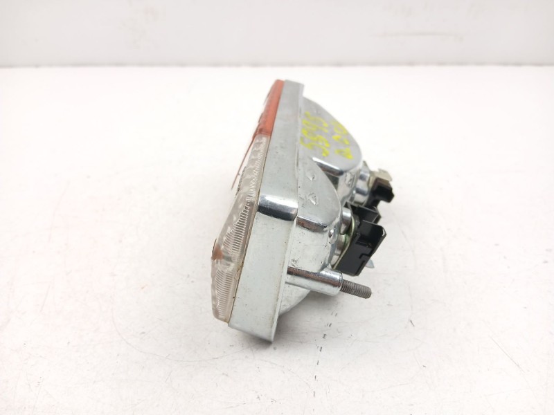 Recambio de piloto delantero derecho para lada niva 1.6 g referencia OEM IAM 21033712070  