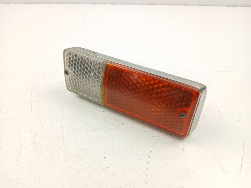 Recambio de piloto delantero izquierdo para lada niva 1.6 g referencia OEM IAM 21032712071  