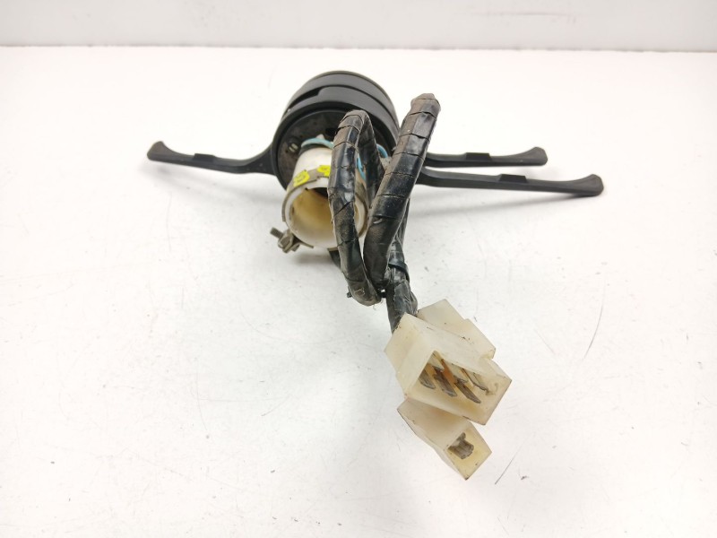 Recambio de mando luces y limpias para lada niva 1.6 g referencia OEM IAM 21050370931000  