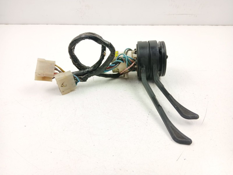 Recambio de mando luces y limpias para lada niva 1.6 g referencia OEM IAM 21050370931000  