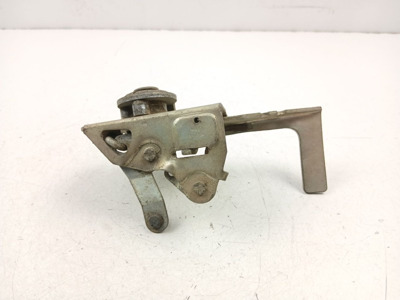 Recambio de cerradura puerta delantera izquierda para lada niva 1.6 g referencia OEM IAM 4623765  