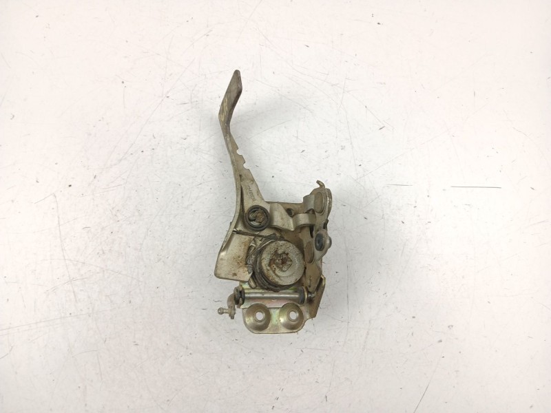 Recambio de cerradura puerta delantera derecha para lada niva 1.6 g referencia OEM IAM 4623763  