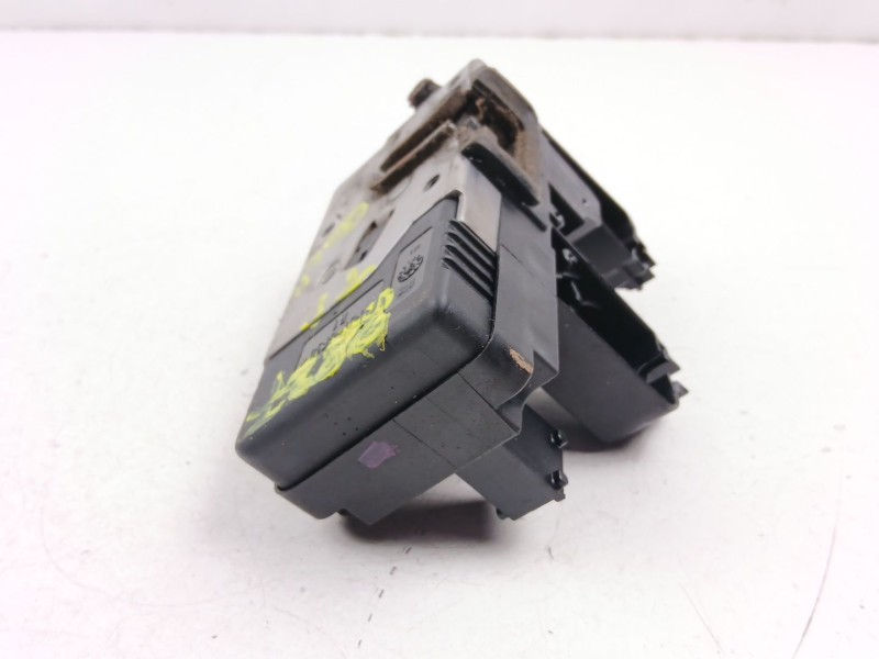 Recambio de cerradura puerta trasera derecha para opel combo furgoneta/monovolumen 1.7 dti 16v referencia OEM IAM 9186698  