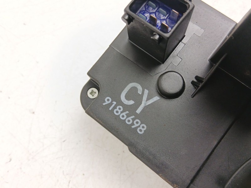 Recambio de cerradura puerta trasera derecha para opel combo furgoneta/monovolumen 1.7 dti 16v referencia OEM IAM 9186698  