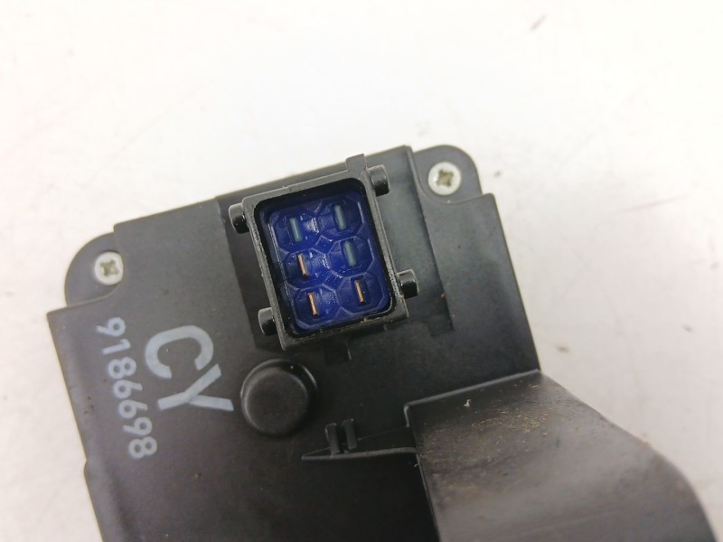 Recambio de cerradura puerta trasera derecha para opel combo furgoneta/monovolumen 1.7 dti 16v referencia OEM IAM 9186698  