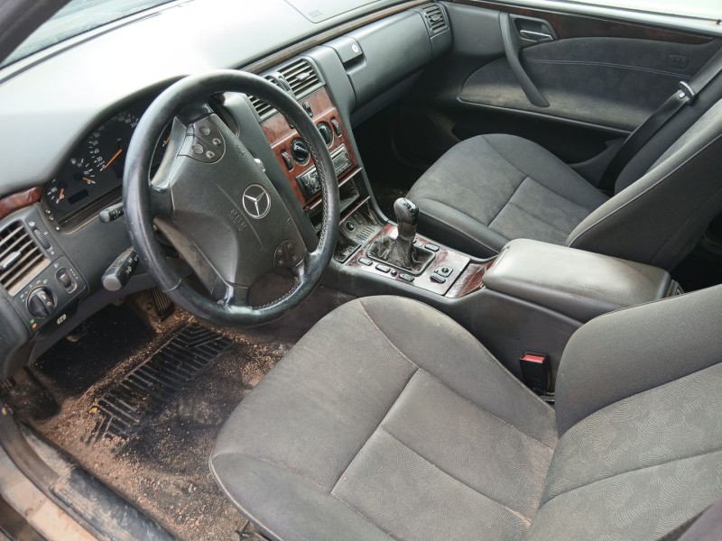 mercedes-benz clase e (w210) del año 1999