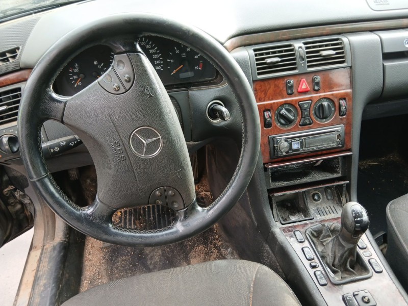 mercedes-benz clase e (w210) del año 1999