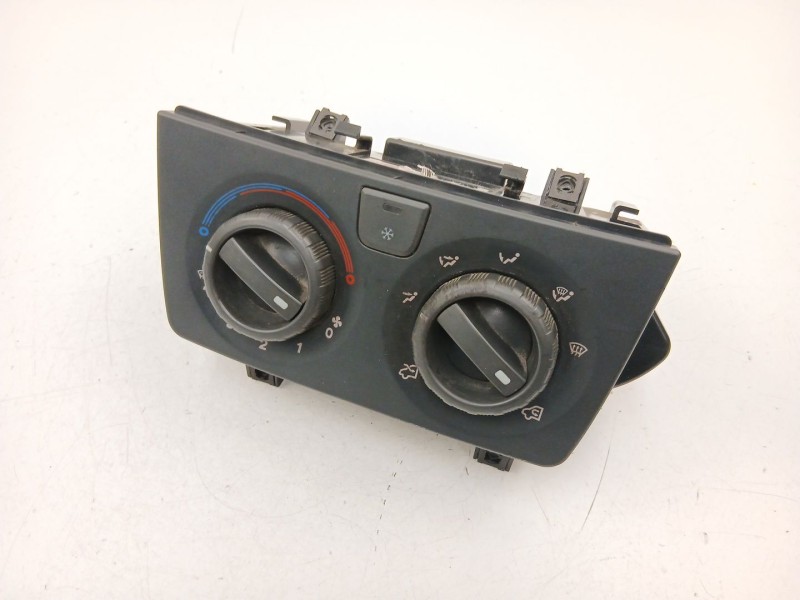 Recambio de mandos calefaccion aire para peugeot boxer autobús 3.0 hdi 145 referencia OEM IAM 1684875780  