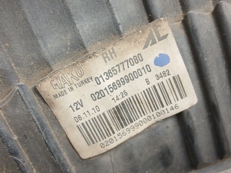 Recambio de piloto trasero derecho para peugeot boxer autobús 3.0 hdi 145 referencia OEM IAM 1365777080  