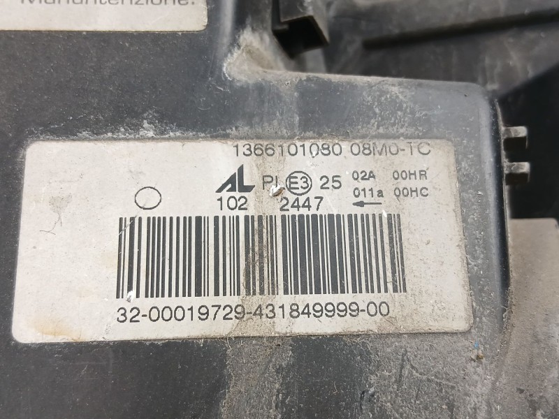 Recambio de faro derecho para peugeot boxer autobús 3.0 hdi 145 referencia OEM IAM 1366101080  