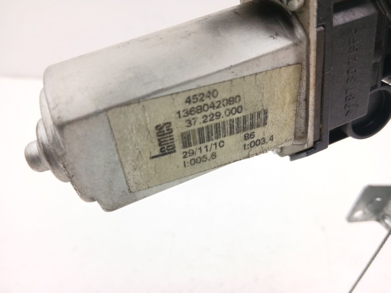 Recambio de elevalunas delantero derecho para peugeot boxer autobús 3.0 hdi 145 referencia OEM IAM 1368042080  