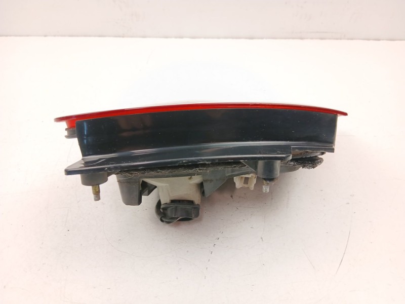 Recambio de piloto porton izquierdo para nissan almera 2.2 d referencia OEM IAM 265555M529  